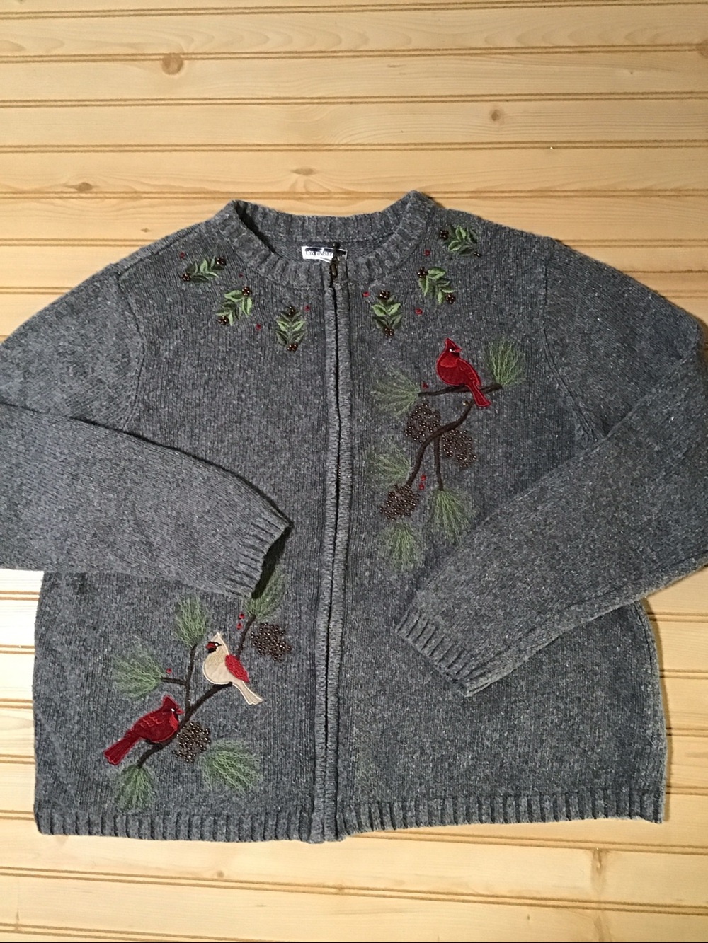 Red Cardinal Beaded Pinecone Branch Winter Silk Blend Cardigan Grey Sweater‎ L